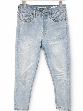 Levi’s Wedgie Jeans Light Wash High Rise Women’s 26 Distressed Denim Minimalist